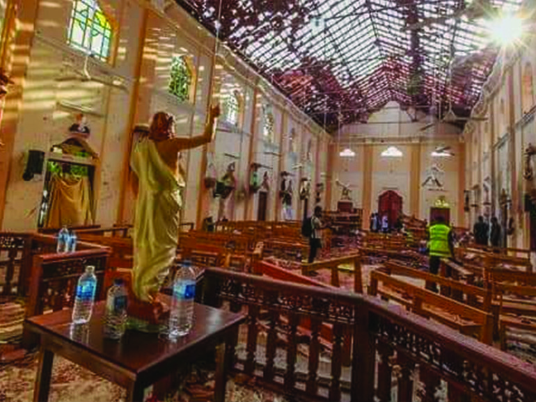 Sri Lanka: chiese e scuole ancora chiuse. Caritas e centinaia di preti, suore e volontari offrono supporto psico-sociale a famiglie