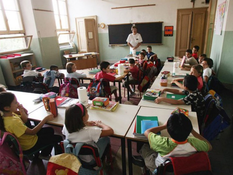 Stipendi insegnanti. Affinati: “Sono vergognosi. Mantenere l’unità retributiva aumentandoli per tutti” Stipendi insegnanti. Affinati: “Sono vergognosi. Mantenere l’unità retributiva aumentandoli per tutti”