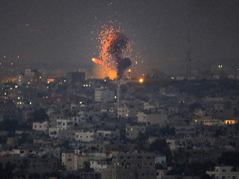 Striscia di Gaza: appello del parroco, “subito un cessate-il-fuoco. Le parti provino a parlarsi. Basta sangue”
