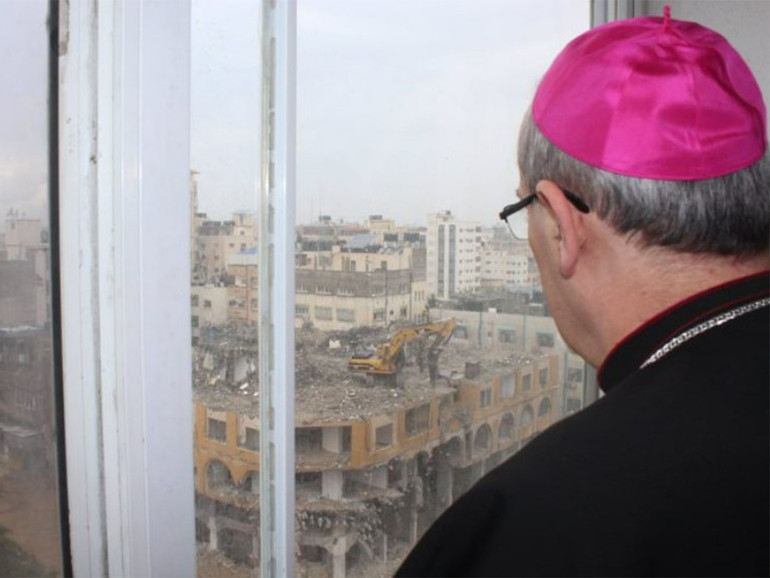 Striscia di Gaza: il patriarca Pizzaballa celebra il Natale nella piccola parrocchia della Sacra Famiglia