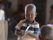 Sudan. Unicef: “Proteggere bambini e operatori umanitari”