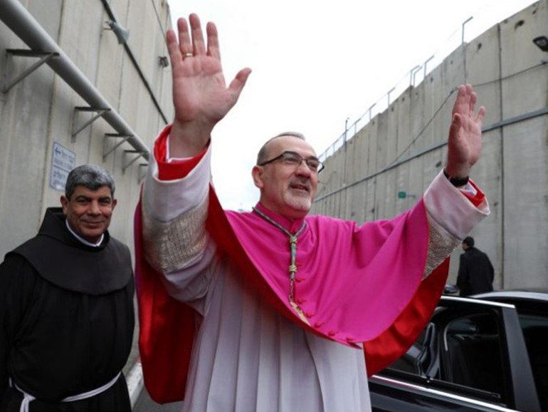 Terra Santa: mons. Pizzaballa, “non vogliamo essere messi sotto una campana di vetro, ma essere parte integrante di vita civile e religiosa” Terra Santa: mons. Pizzaballa, “non vogliamo essere messi sotto una campana di vetro, ma essere parte integrante di vita civile e religiosa”