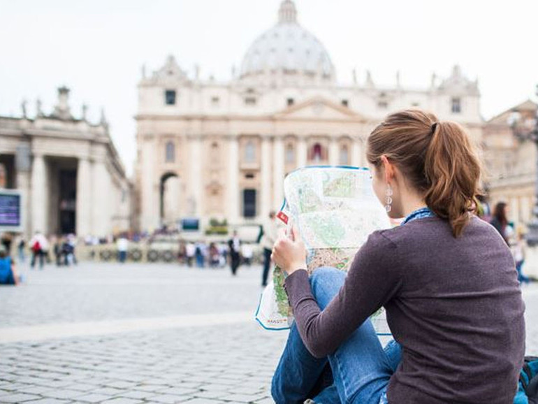 Terra Terra. Dietro al turismo di massa, la nostra insaziabile avidità