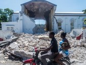 Terremoto Haiti: bilancio provvisorio di 1.300 vittime, migliaia di dispersi. A Las Cayes crolla il vescovado, ferito anche il card. Langlois