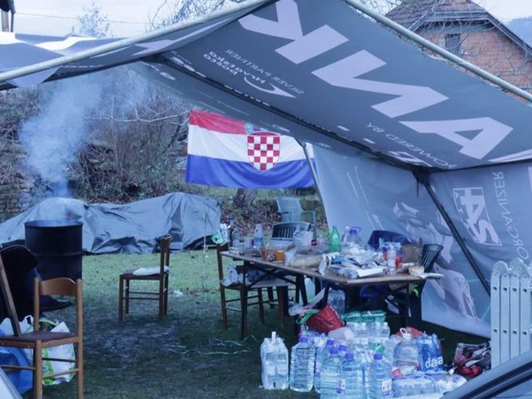 Terremoto in Croazia: “note” e “dolci” di solidarietà, il canto di Petrinja