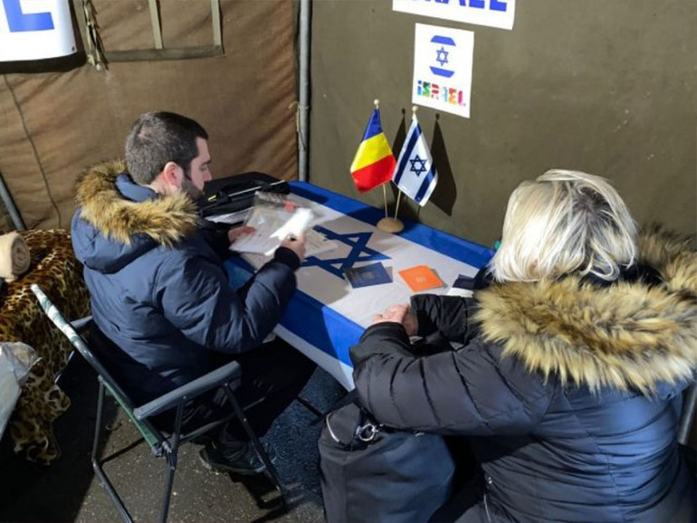Ucraina: don Zelazko (cattolici russofoni in Israele), mediazione Israele, “una goccia di pace”