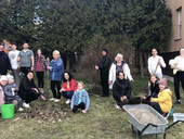 Ucraina: l’ecologia per la pace a Zarvanytsia, piantare un albero in attesa di “una primavera che segni gli orrori della guerra”