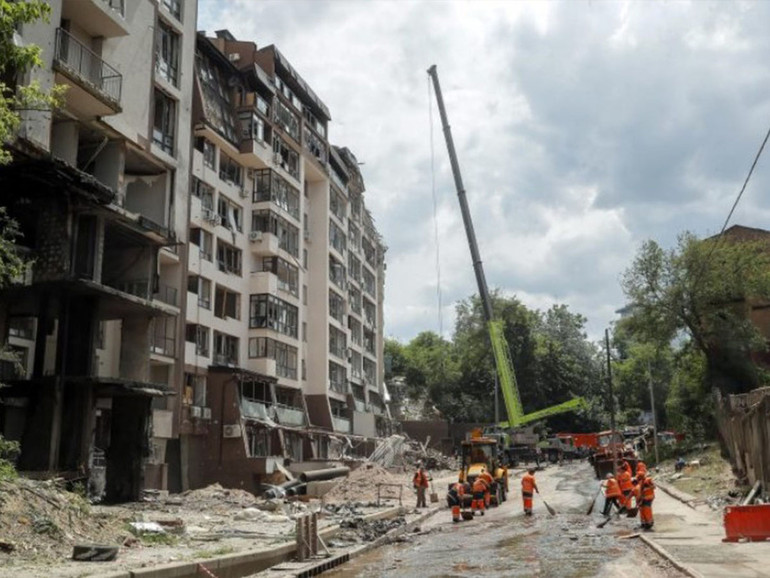 Ucraina: S.B. Shevchuk, “ieri siamo stati epicentro del più massiccio attacco missilistico della Russia. A Kiev si è alzata una nube nera”