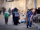 Ultimatum di Israele. Suor Saleh da Gaza: “Non siamo cani da bastonare”. P. Romanelli (parroco): “Ritirare ordine di evacuazione”