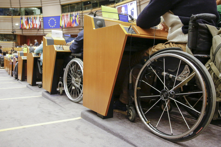 Una petizione per il diritto all'istruzione dei bambini disabili Una petizione per il diritto all'istruzione dei bambini disabili
