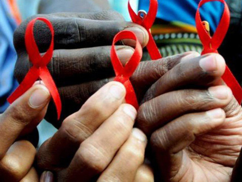 Unicef: ogni giorno 301 morti tra i bambini per cause legate all'Aids