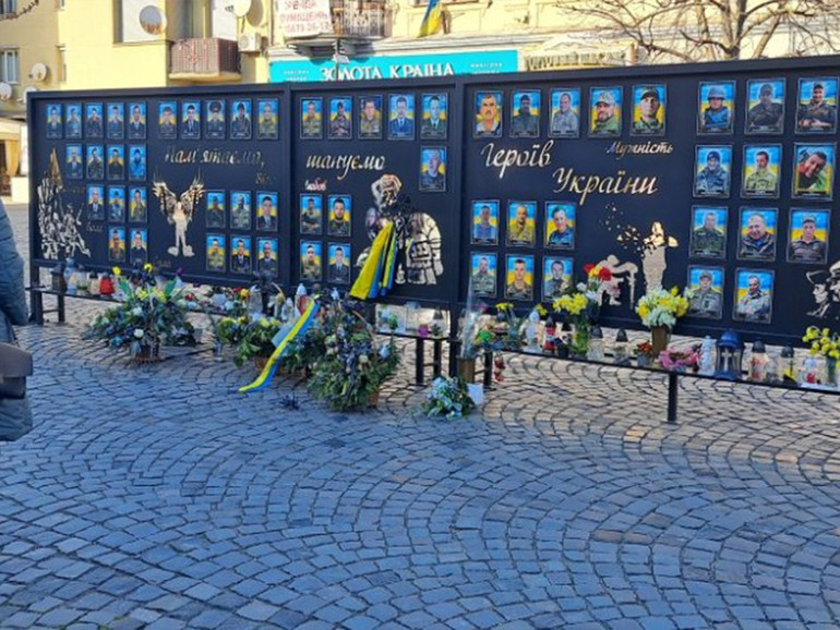 Venerdì Santo in Ucraina: nel Paese che da due anni non vede ancora la luce della Pasqua Venerdì Santo in Ucraina: nel Paese che da due anni non vede ancora la luce della Pasqua