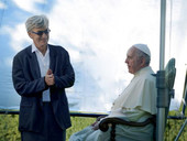Wim Wenders: “Il Papa, un uomo coraggioso. Un anno fa mostrò cos’è la fede: un uomo solo davanti a Dio”