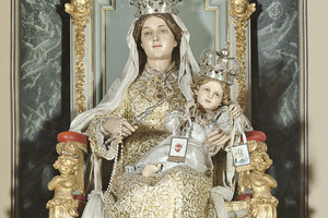 Maria e il Bambino (statua in legno dipinto e dorato)