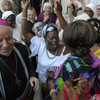 La comunità africana ha regalato al vescovo un kit per la sua nuova missione in Etiopia a Robe
