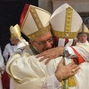 L'abbraccio con il vescovo Roberto