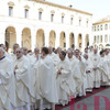 Moltissimi i sacerdoti padovani e bellunesi che hanno partecipato alla liturgia di ordinazione