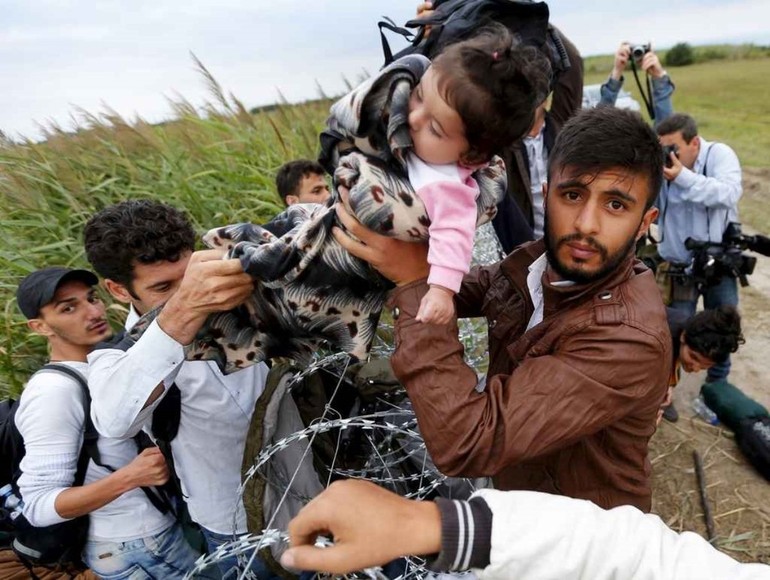 Afgani, pakistani... non solo i siriani premono ai confini dell'Ungheria