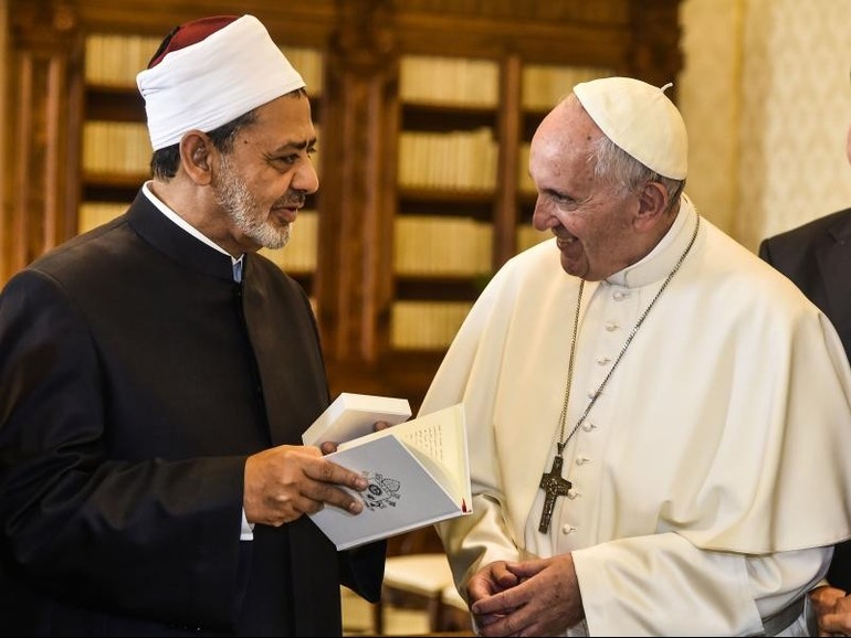 Papa Francesco: al grande imam al Tayyeb (al-Azhar), “l’incontro è il messaggio”