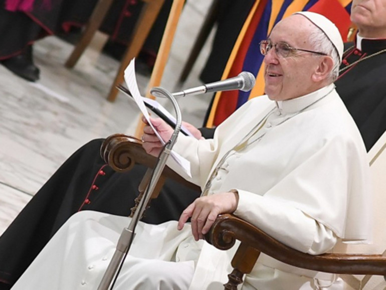 Papa Francesco all'udienza: «Le condizioni di vita dei detenuti siano degne»