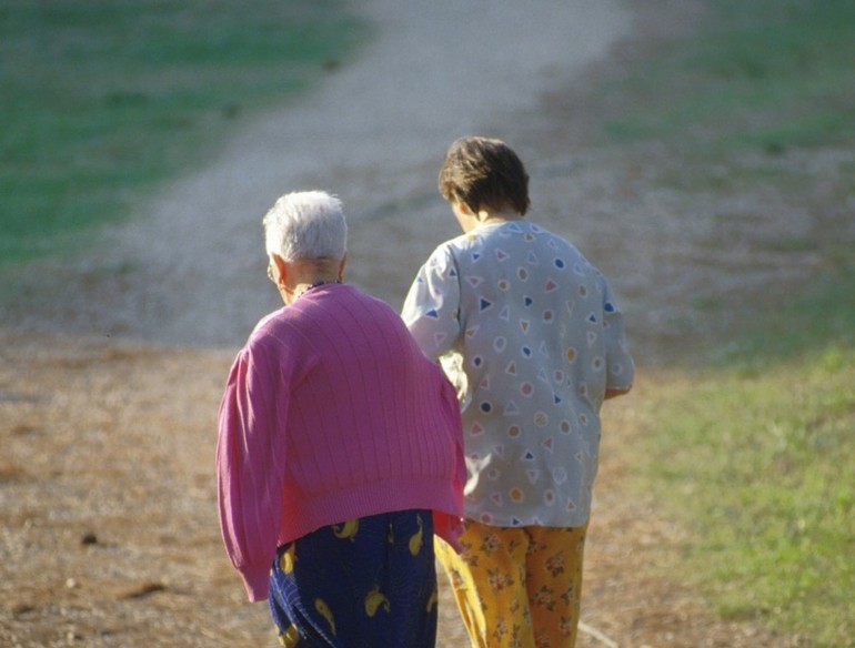 Famiglie in crisi, le badanti tornano a lavorare in nero Famiglie in crisi, le badanti tornano a lavorare in nero