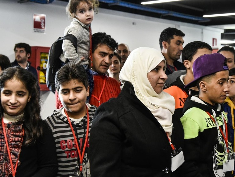 Migranti, sono 800 le persone salvate con i "corridoi umanitari" Migranti, sono 800 le persone salvate con i "corridoi umanitari"