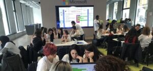 Gli studenti di Engim a lezione. Come si progetta un ascensore?