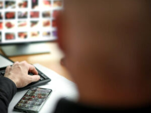 Un freno alla pornografia online