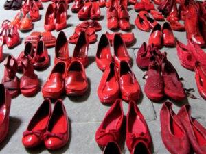 Scuola e violenza. Le aule diventano in alcuni casi luoghi poco sicuri o comunque ambienti all’interno dei quali si sviluppano dinamiche aggressive e violente