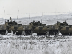 Soffiano venti di guerra. Dalla pandemia ai carri armati: cambieremo mai?