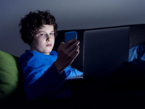 Social media e minori. L’Ue vorrebbe limitare l’accesso dei bambini alle piattaforme social