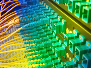 La forza della rete online. Connessi al futuro e mai più isolati