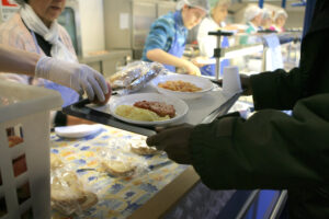 Caritas, in Italia la povertà non fa notizia. Nei Tg appena il 2% dei servizi