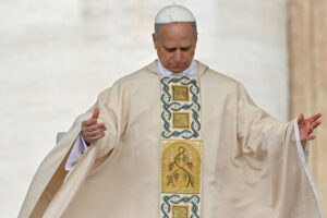 Leone XIV. Padre Anselm Grün: “Un Papa che sa dove andare, forte nei valori e vicino agli altri”