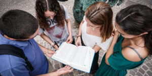 La riforma della Maturità. Si torna a chiamare “Maturità” quello che la stessa Costituzione indica come “esame di Stato”