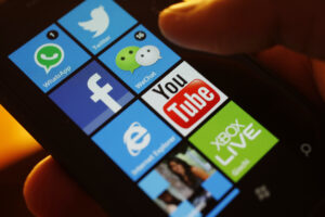 Giubileo missionari digitali e influencer cattolici. Ruffini: “L’ambiente social sia sempre più umano, riportiamo la bellezza delle relazioni”