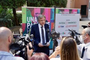 Meeting di Rimini. Scholz: “Costruire, nei deserti, un mondo di pace”