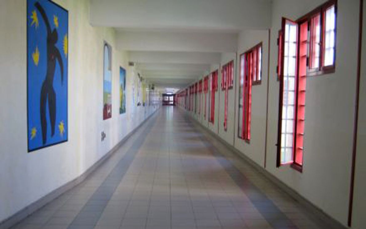 Suicidio al Due Palazzi, il dolore del vescovo Cipolla: «Interrotti percorsi umani e di speranza»