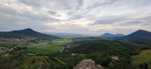 Itinerario a Monte Cinto. Un percorso ad anello fra una vecchia cava, dinosauri e boschi