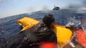 Migranti: bimba morta all’ospedale di Palermo dopo cinque giorni in mare. Msf assiste la madre, “assurdo morire per mancanza di soccorsi in mare”