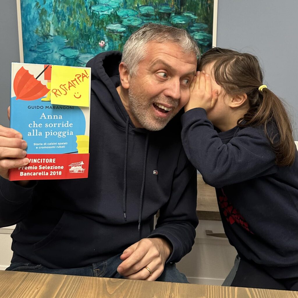Guido Marangoni con il suo primo libro (da Pagina Fb di Guido Marangoni)