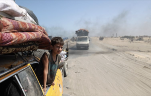 Padre Gabriel Romanelli, parroco di Gaza: «Si cucina bruciando la legna dei mobili»