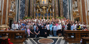 Russia: cattolici russi in pellegrinaggio giubilare a Roma. Mons. Pezzi (Mosca), “periodo delicato. Offriamo preghiere per la pace”