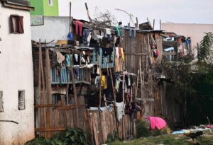 Madagascar. Il presidente dei vescovi Raharilamboniaina, “c’è desiderio di pace e cambiamento profondo”