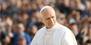 La perseveranza che serve. Papa Leone sottolinea che la tenacia della vedova “diventa per noi un bell’esempio di speranza”