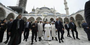 Leone XIV alla Moschea Blu. Cenap Aydin (Istituto Tevere): “Una speranza per chi crede nella cultura del dialogo”
