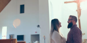 Nota “Una caro”. Don Ferrari (Lateranense): “Educare all’amore fedele è cammino di libertà e dono reciproco”