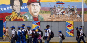 Venezuela, tra minaccia militare e spiragli diplomatici. Lombardi (storico): “Gli Usa cercano una soluzione negoziata. La Chiesa può avere un ruolo decisivo”