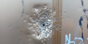 Intimidazione parrocchia Zen. Il parroco: “Rischiamo di perdere un pezzo d’Italia”