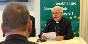 Unione Europea e pace: conferenza oggi a Lussemburgo. Mons. Crociata (Comece), “mancanza di unità lascia Ue in balia delle super potenze”